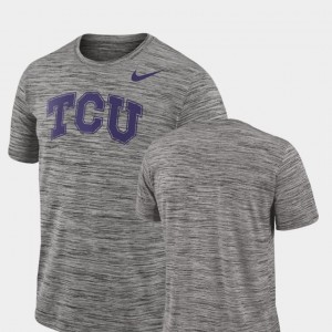 TCU Horned Frogs T-Shirt Mens Performance Charcoal 2018 Player Travel Legend